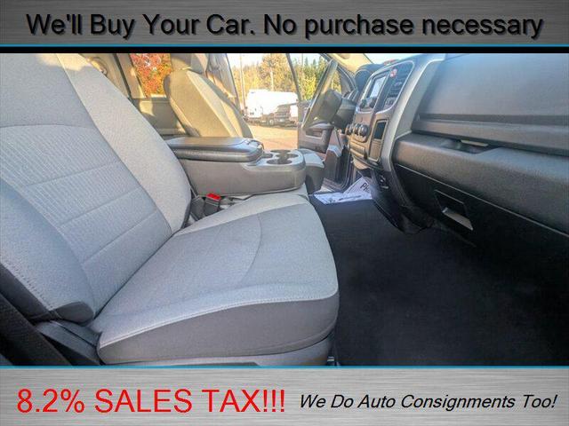 Photo of 2024 Granite Crystal Metallic Clearcoat RAM 1500 Classic