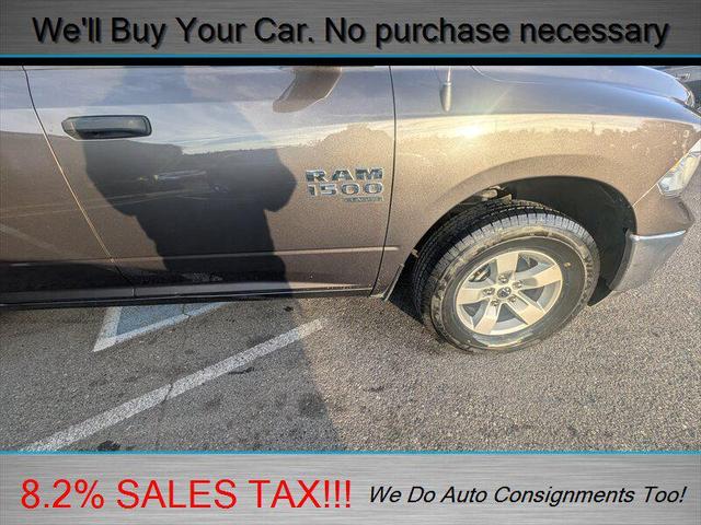 Photo of 2024 Granite Crystal Metallic Clearcoat RAM 1500 Classic