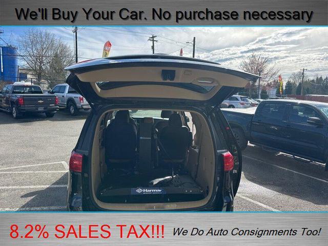 Photo of 2018 Aurora Black Kia Sedona