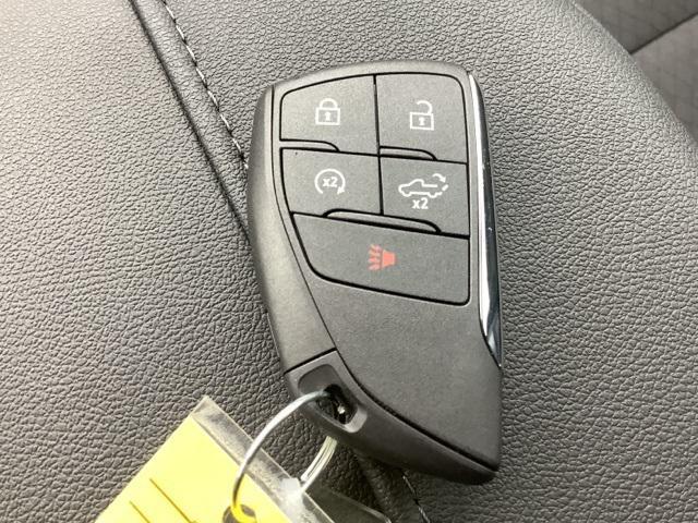 Photo of 2025 Summit White GMC Sierra 1500