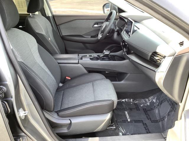 Photo of 2023 Gun Metallic Nissan Rogue