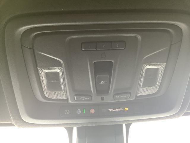 Photo of 2022 Summit White GMC Sierra 1500