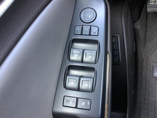 Photo of 2019 White Frost Tricoat GMC Yukon