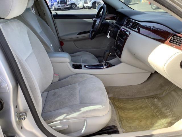 Photo of 2011 Silver Ice Metallic Chevrolet Impala