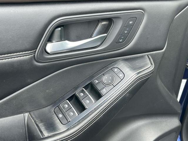 Photo of 2023 Caspian Blue Nissan Rogue