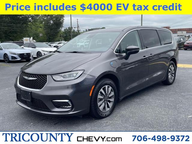 Photo of 2023 Granite Crystal Clearcoat Metallic Chrysler Pacifica Hybrid