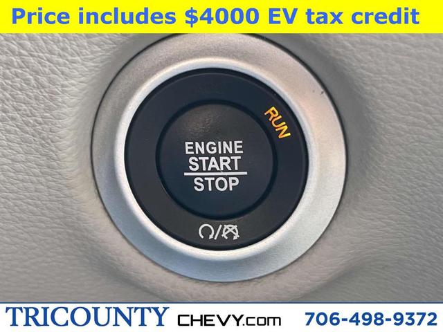 Photo of 2023 Granite Crystal Clearcoat Metallic Chrysler Pacifica Hybrid
