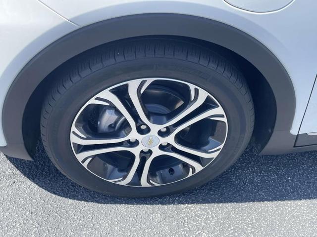 Photo of 2017 Summit White Chevrolet Bolt EV