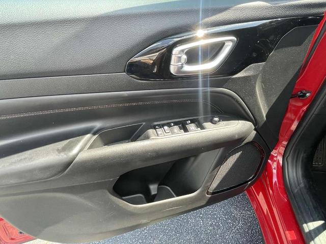 Photo of 2023 Redline Pearlcoat Jeep Compass