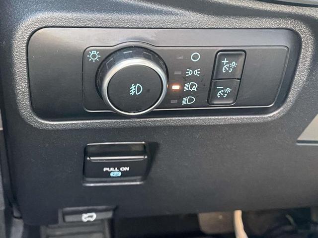 Photo of 2023 Oxford White Ford Bronco