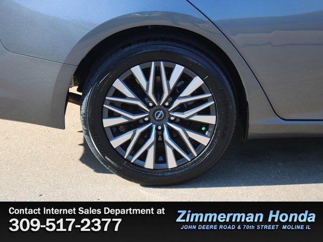 Photo of 2024 Gun Metallic Nissan Altima