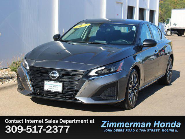 Photo of 2024 Gun Metallic Nissan Altima