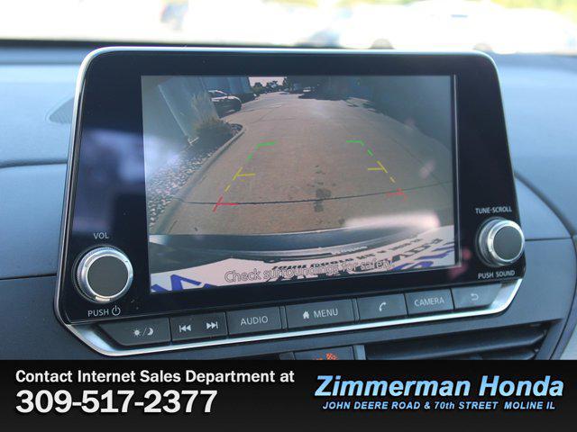 Photo of 2024 Gun Metallic Nissan Altima