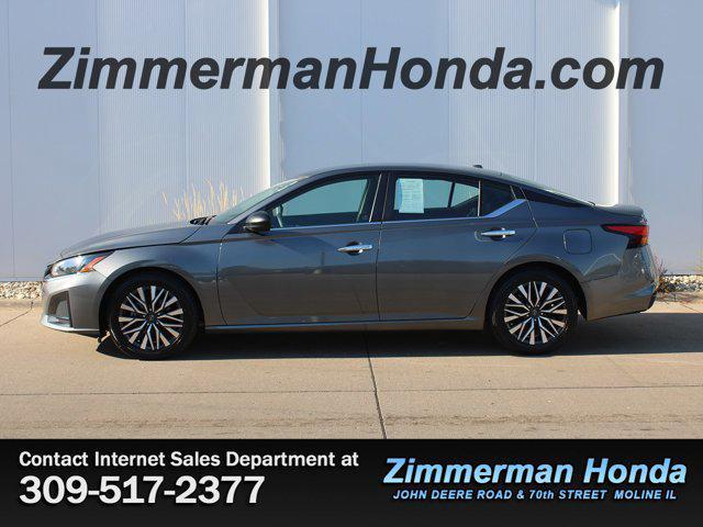 Photo of 2024 Gun Metallic Nissan Altima