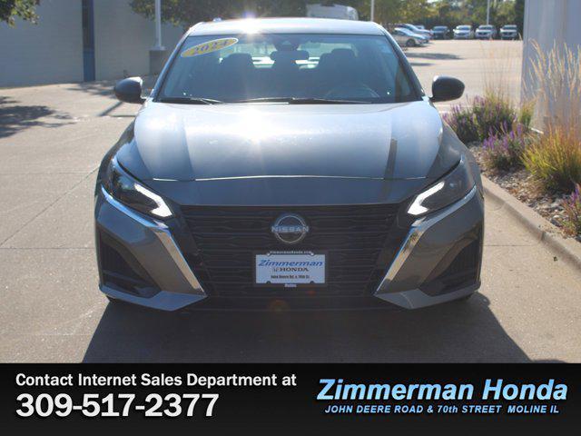 Photo of 2024 Gun Metallic Nissan Altima