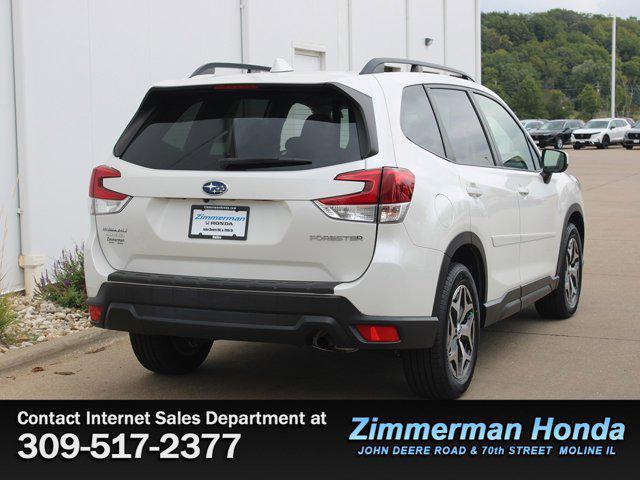 Photo of 2020 Crystal White Pearl Subaru Forester