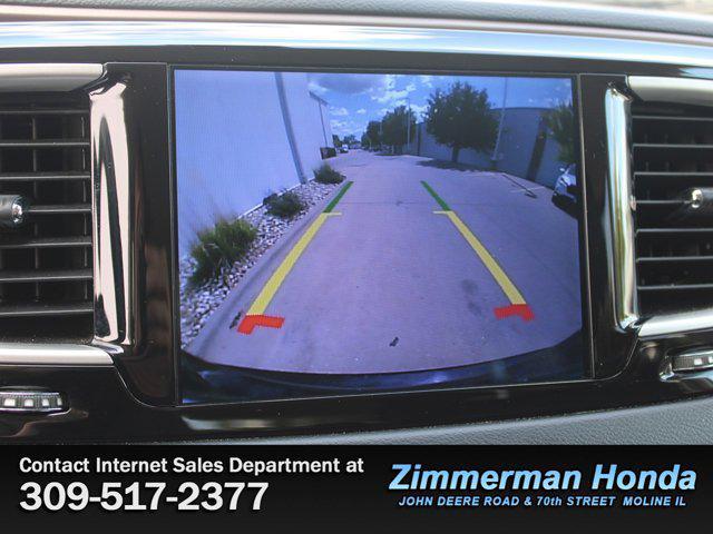 Photo of 2017 Dark Cordovan Pearlcoat Chrysler Pacifica