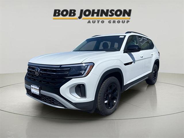 Photo of 2025 Pure White Volkswagen Atlas