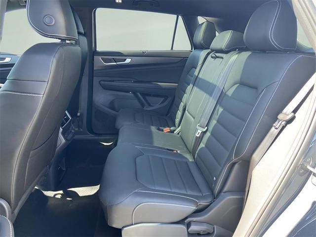 Photo of 2025 Pure Gray Volkswagen Atlas Cross Sport