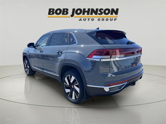 Photo of 2025 Pure Gray Volkswagen Atlas Cross Sport