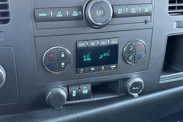 Photo of 2013 Summit White GMC Sierra 3500