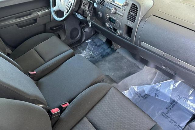 Photo of 2013 Summit White GMC Sierra 3500