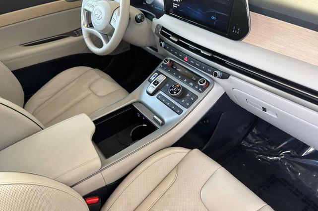 Photo of 2023 Burgundy Hyundai PALISADE
