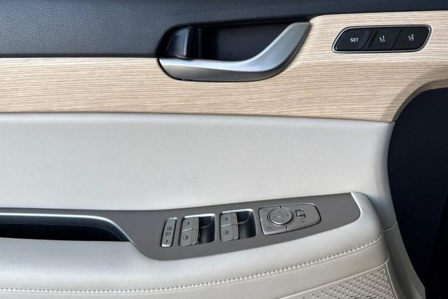 Photo of 2023 Burgundy Hyundai PALISADE