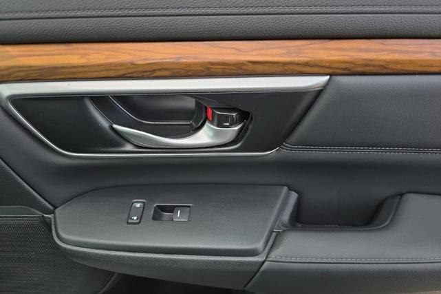 Photo of 2020 Platinum White Pearl Honda CR-V