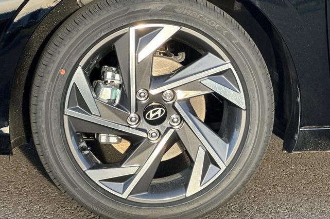 Photo of 2025 Black Hyundai ELANTRA HEV