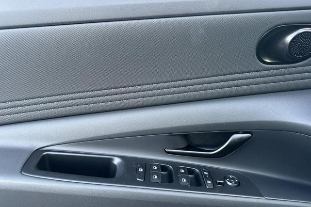 Photo of 2025 Black Hyundai ELANTRA HEV