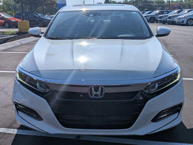Photo of 2018 Platinum White Pea Honda Accord