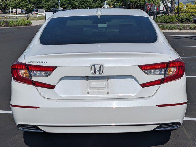 Photo of 2018 Platinum White Pea Honda Accord