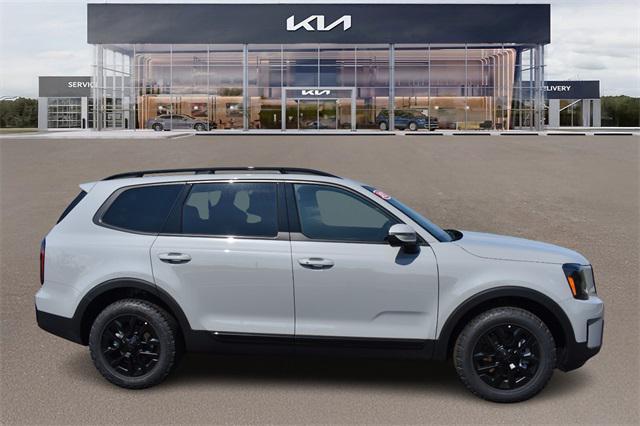 Photo of 2025 Wolf Gray Kia Telluride