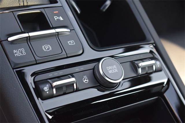 Photo of 2025 Snow White Pearl Kia K5