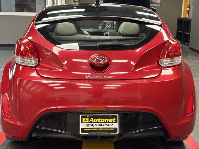 Photo of 2013 Red Hyundai Veloster