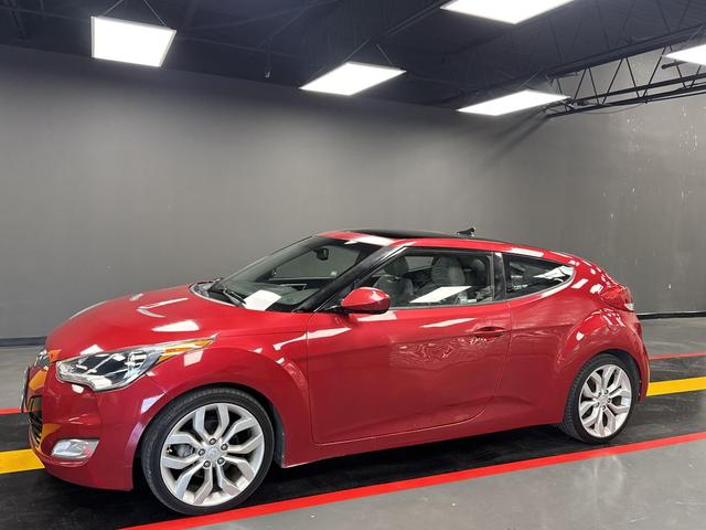 Photo of 2013 Red Hyundai Veloster