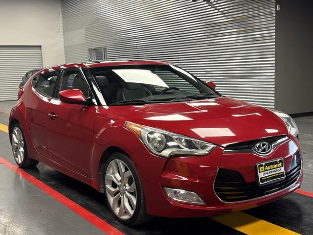 Photo of 2013 Red Hyundai Veloster