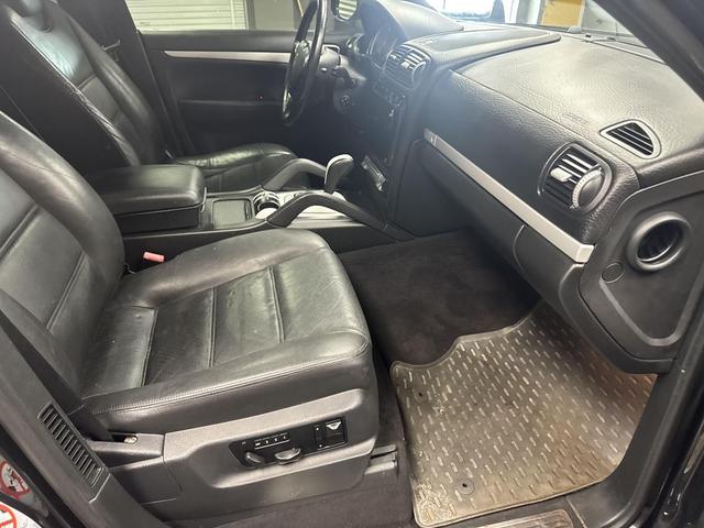 Photo of 2008 Black Porsche Cayenne