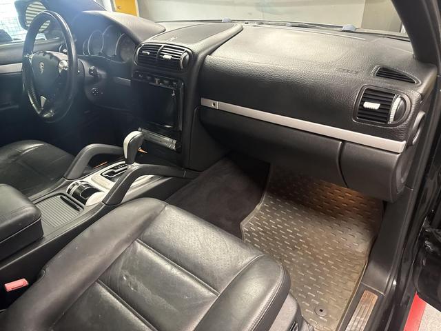 Photo of 2008 Black Porsche Cayenne