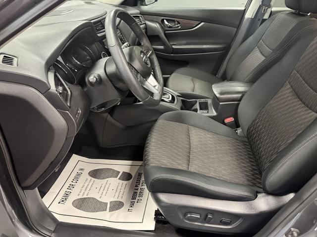 Photo of 2017 Gray Nissan Rogue Hybrid