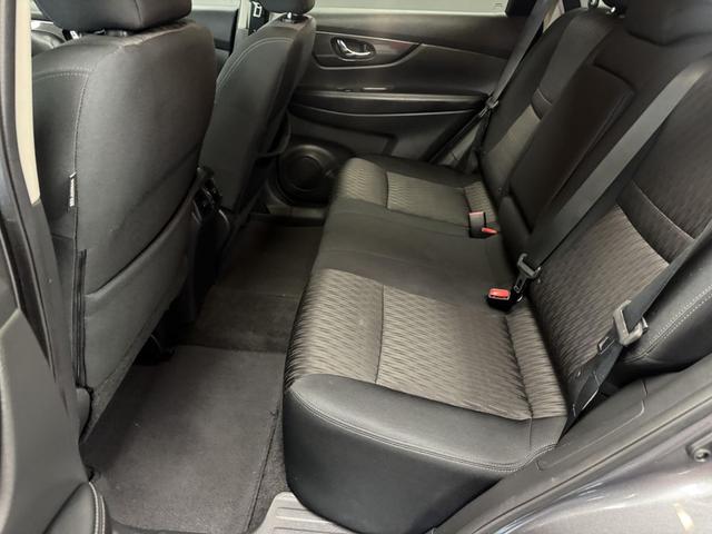 Photo of 2017 Gray Nissan Rogue Hybrid
