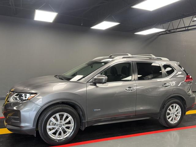 Photo of 2017 Gray Nissan Rogue Hybrid