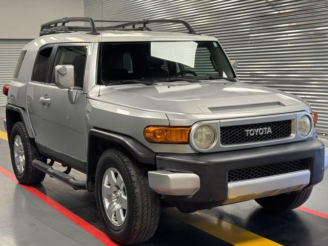 Photo of 2007 Silver Toyota FJ Cruiser