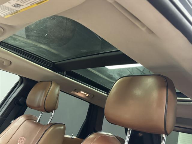 Photo of 2011 Black Jeep Grand Cherokee