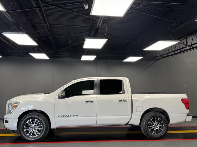 Photo of 2020 White Nissan Titan