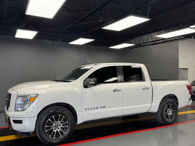 Photo of 2020 White Nissan Titan