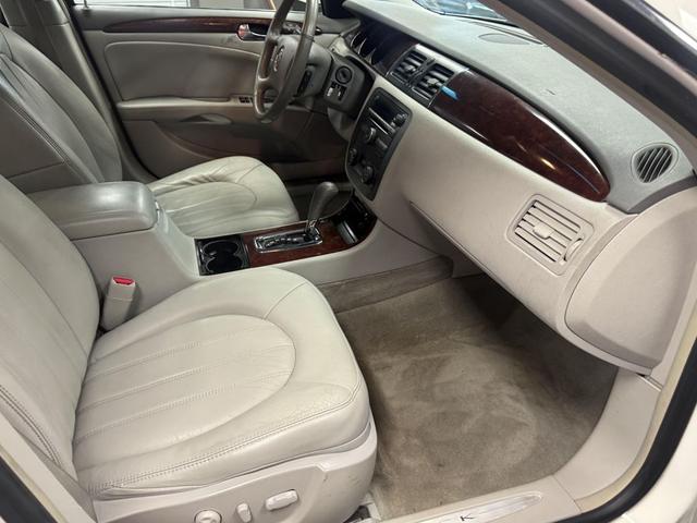 Photo of 2009 White Buick Lucerne