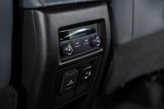 Photo of 2018 Iridescent Pearl Tricoat Chevrolet Traverse