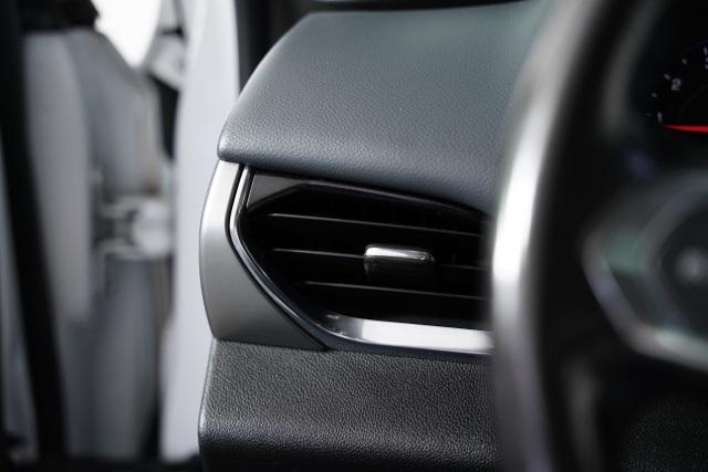 Photo of 2018 Iridescent Pearl Tricoat Chevrolet Traverse